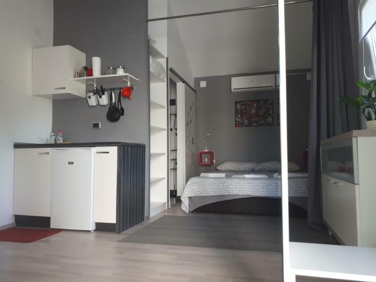 Studio Apartman Splash Pjescana Uvala Kültér fotó